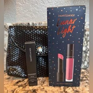 bareMinerals 3 PRODUCTS! plus pouch
Lunar Light set & Matte Lipcolor X3 NIB